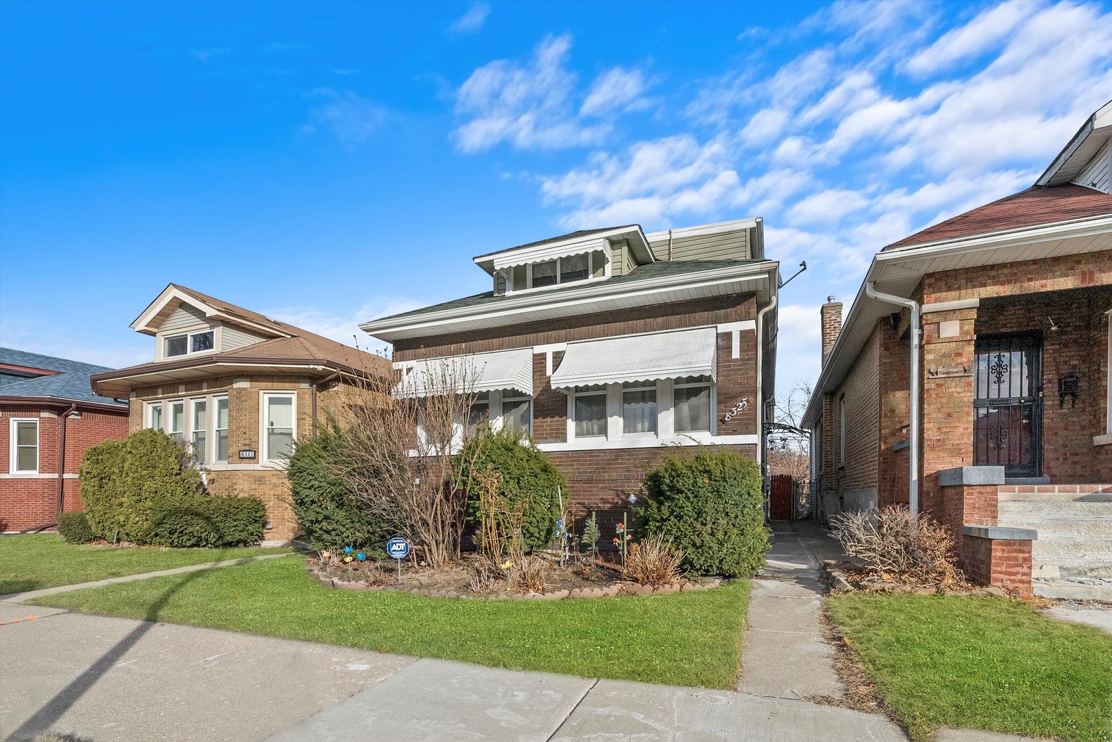 8325 South Dante Avenue Chicago IL 60619