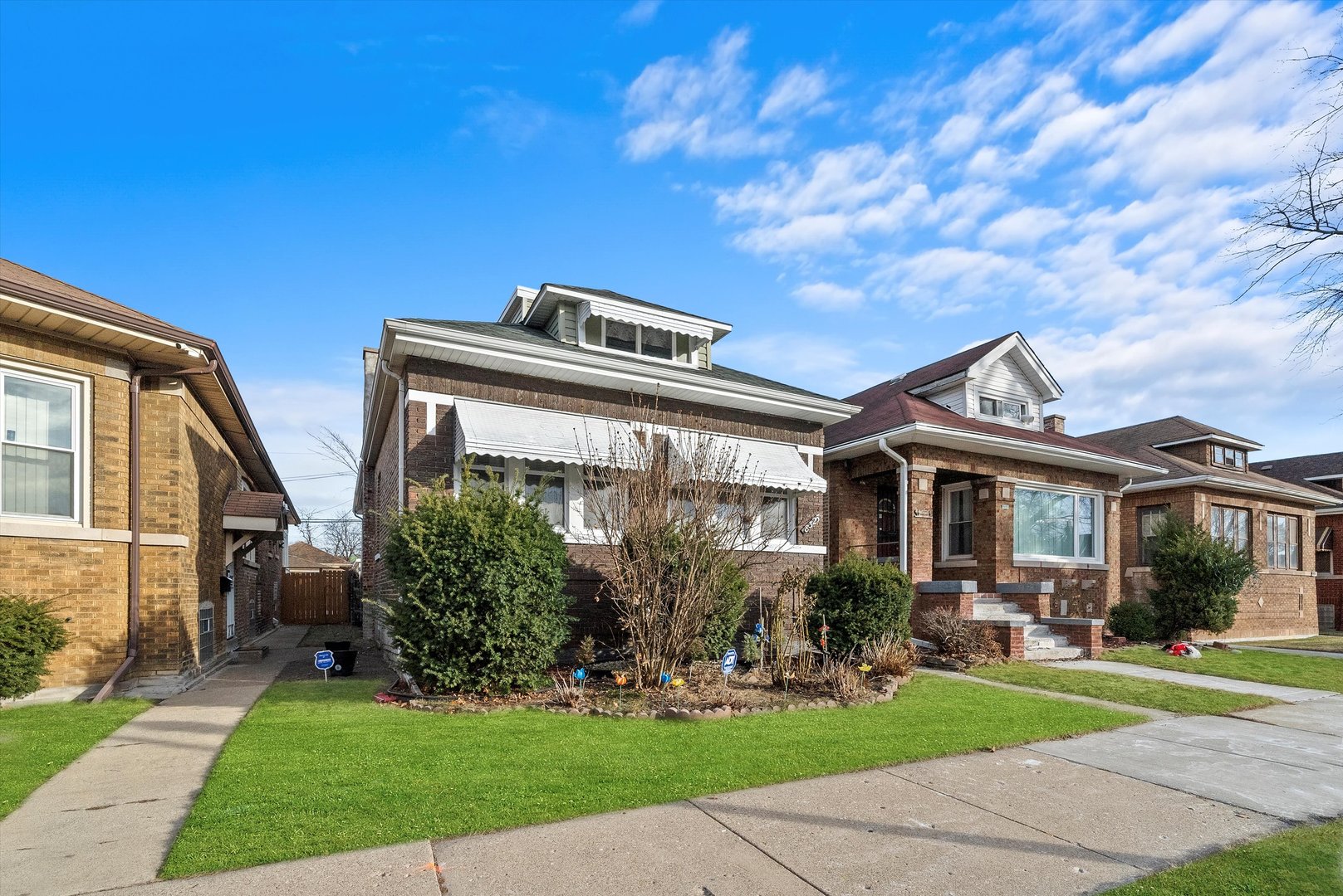 8325 South Dante Avenue Chicago IL 60619