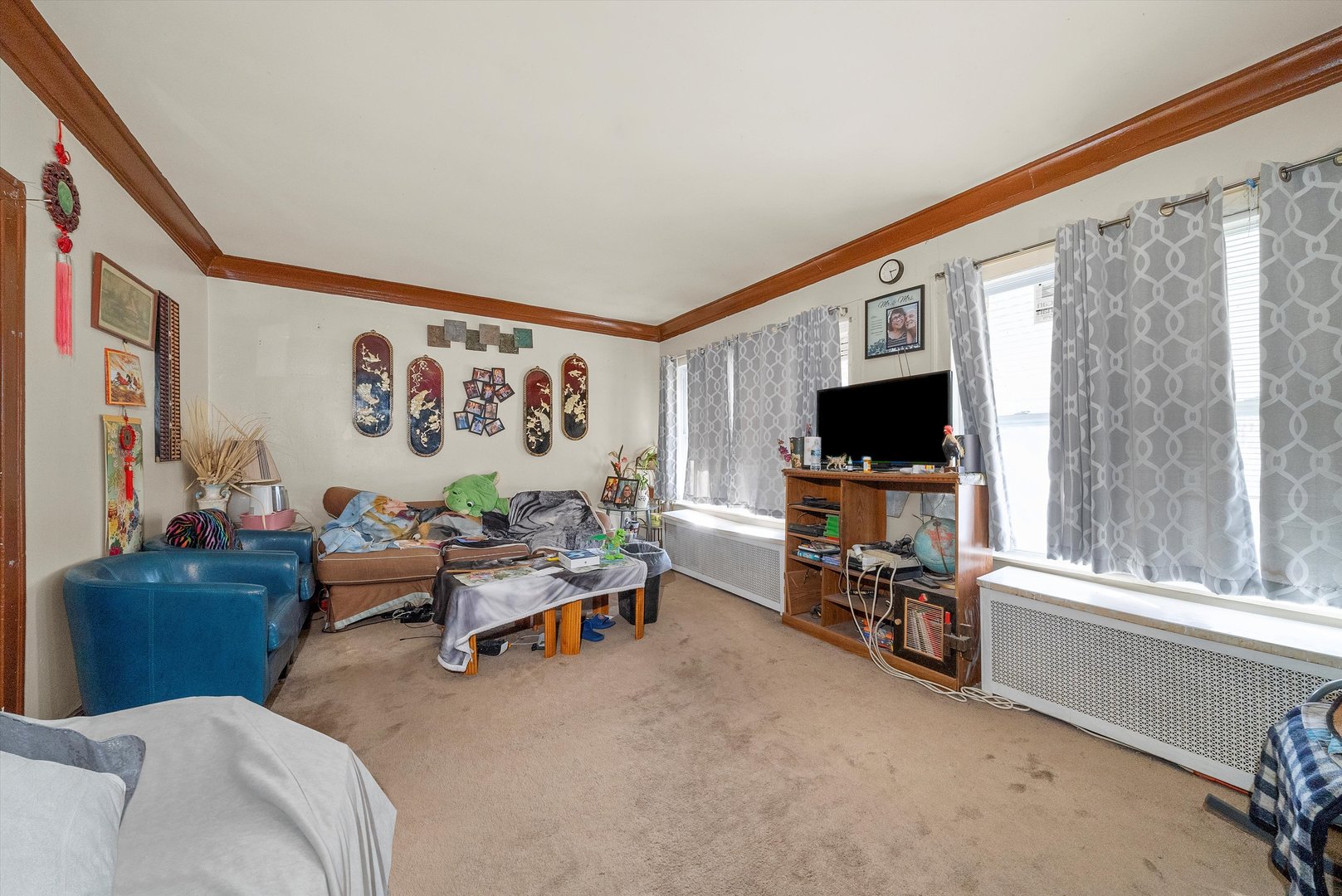 8325 South Dante Avenue Chicago IL 60619