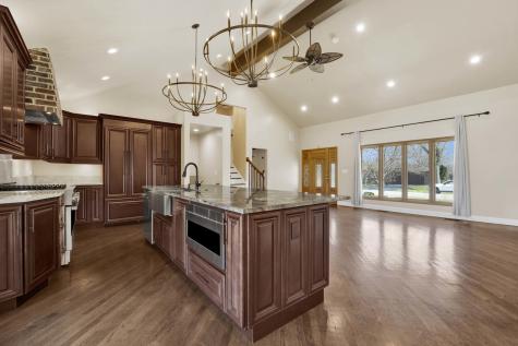 5N464 Neva Terrace Itasca IL 60143