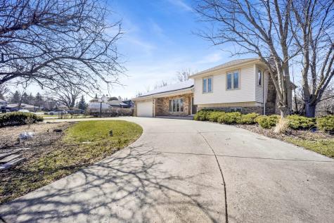 5N464 Neva Terrace Itasca IL 60143