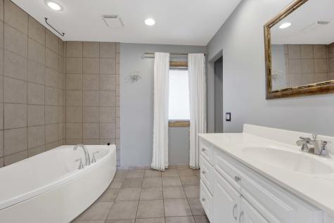 5N464 Neva Terrace Itasca IL 60143