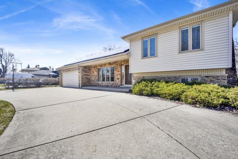 5N464 Neva Terrace Itasca IL 60143