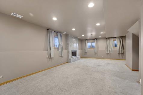 5N464 Neva Terrace Itasca IL 60143