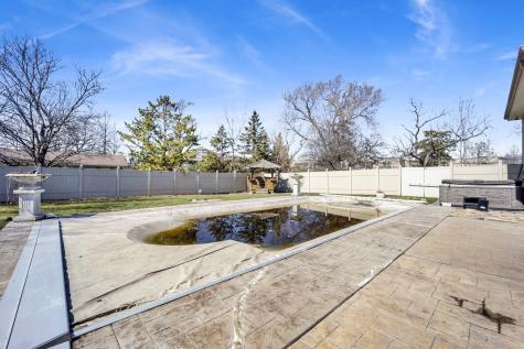 5N464 Neva Terrace Itasca IL 60143
