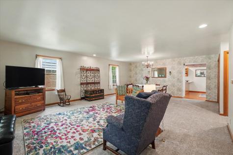1910 Augusta Drive Champaign IL 61821