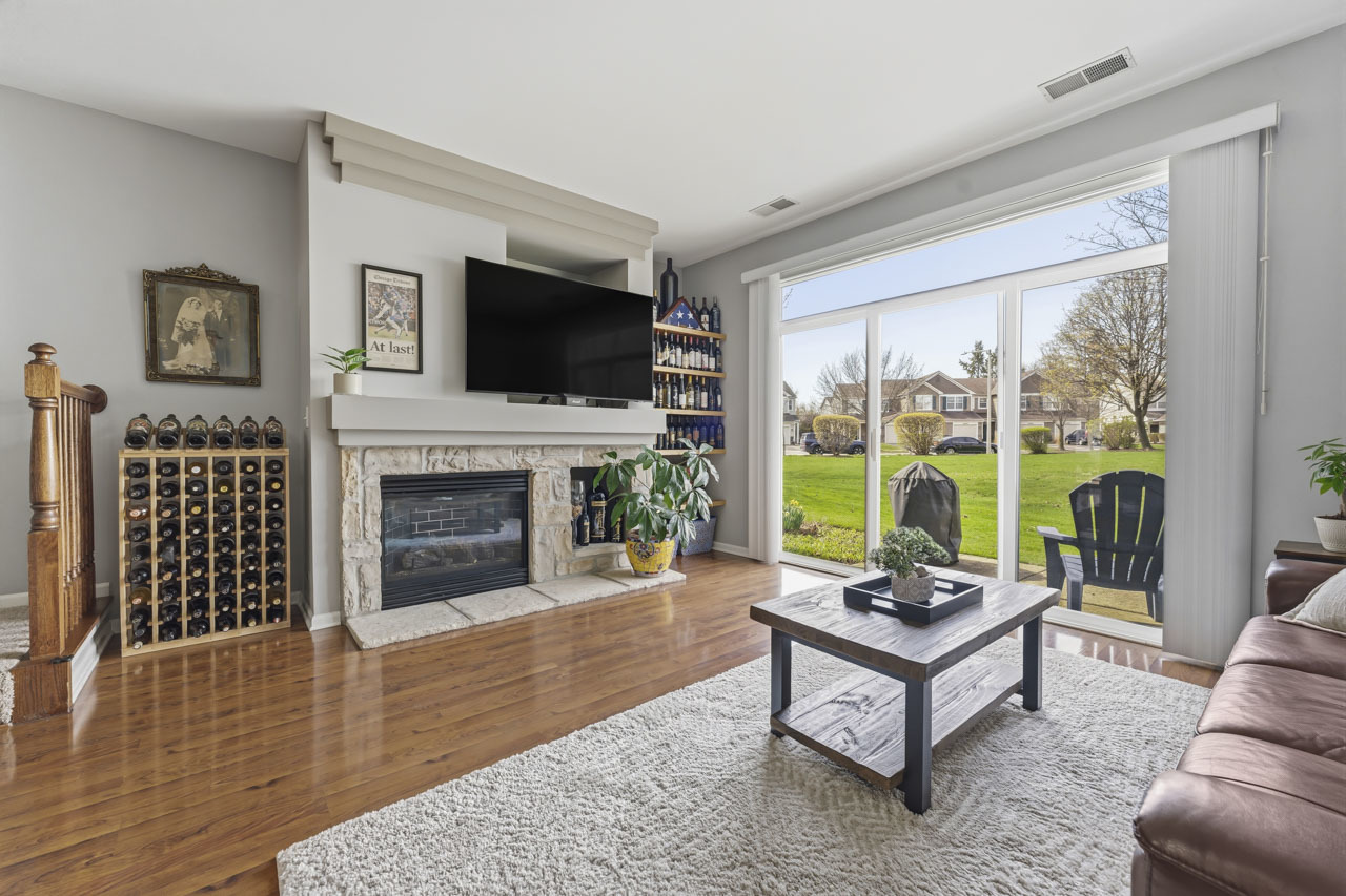 913 Genesee Drive Naperville IL 60563