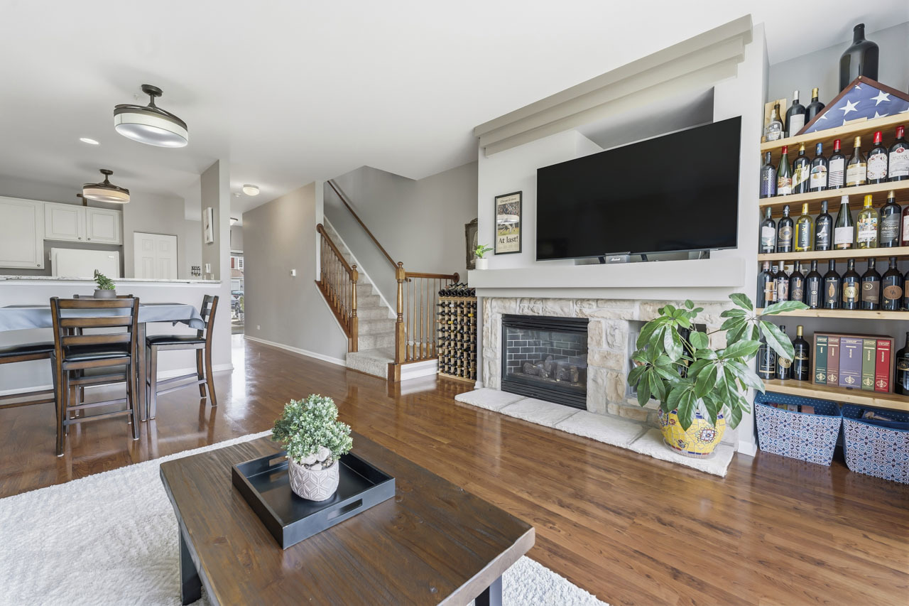 913 Genesee Drive Naperville IL 60563