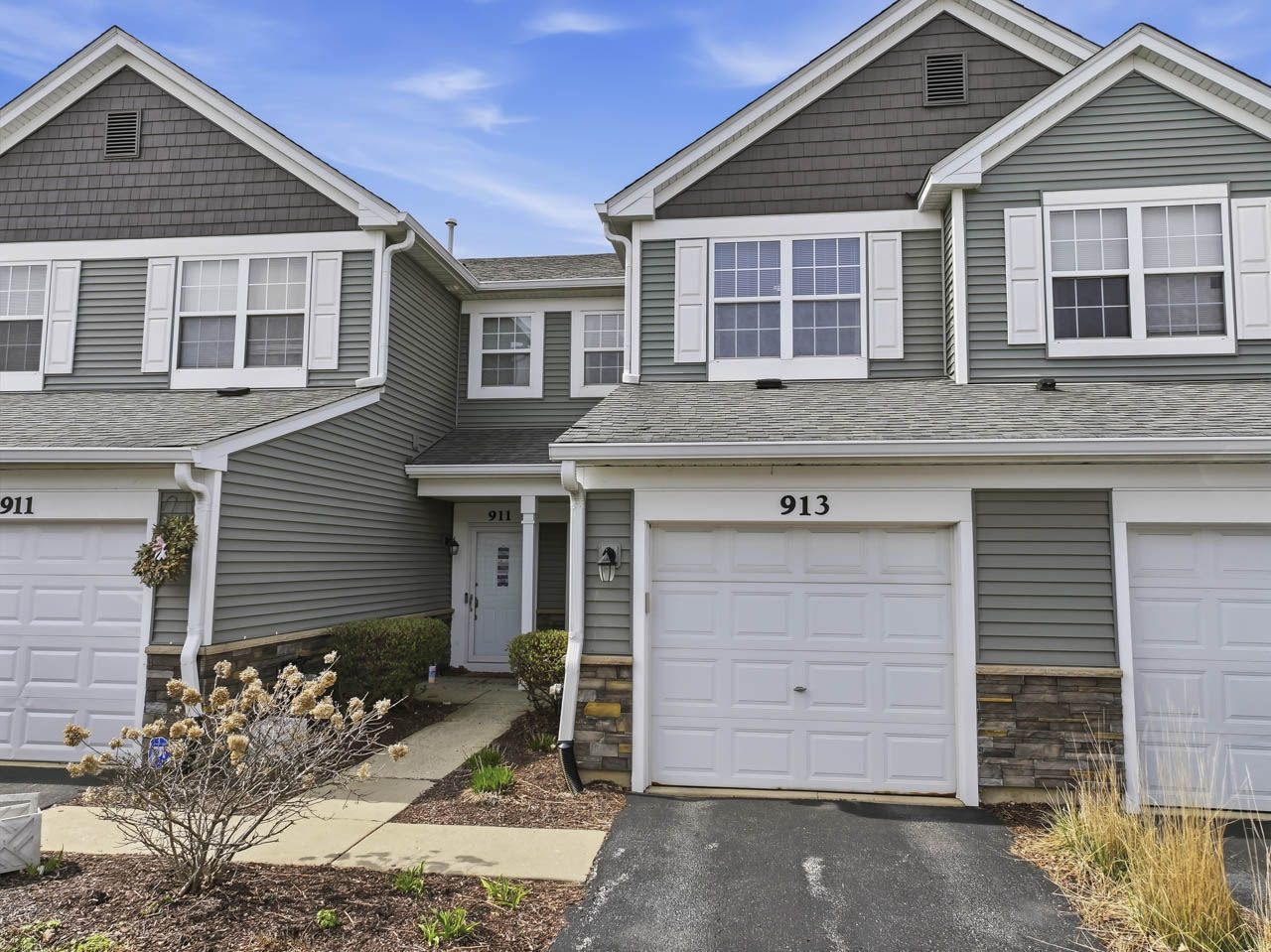 913 Genesee Drive Naperville IL 60563