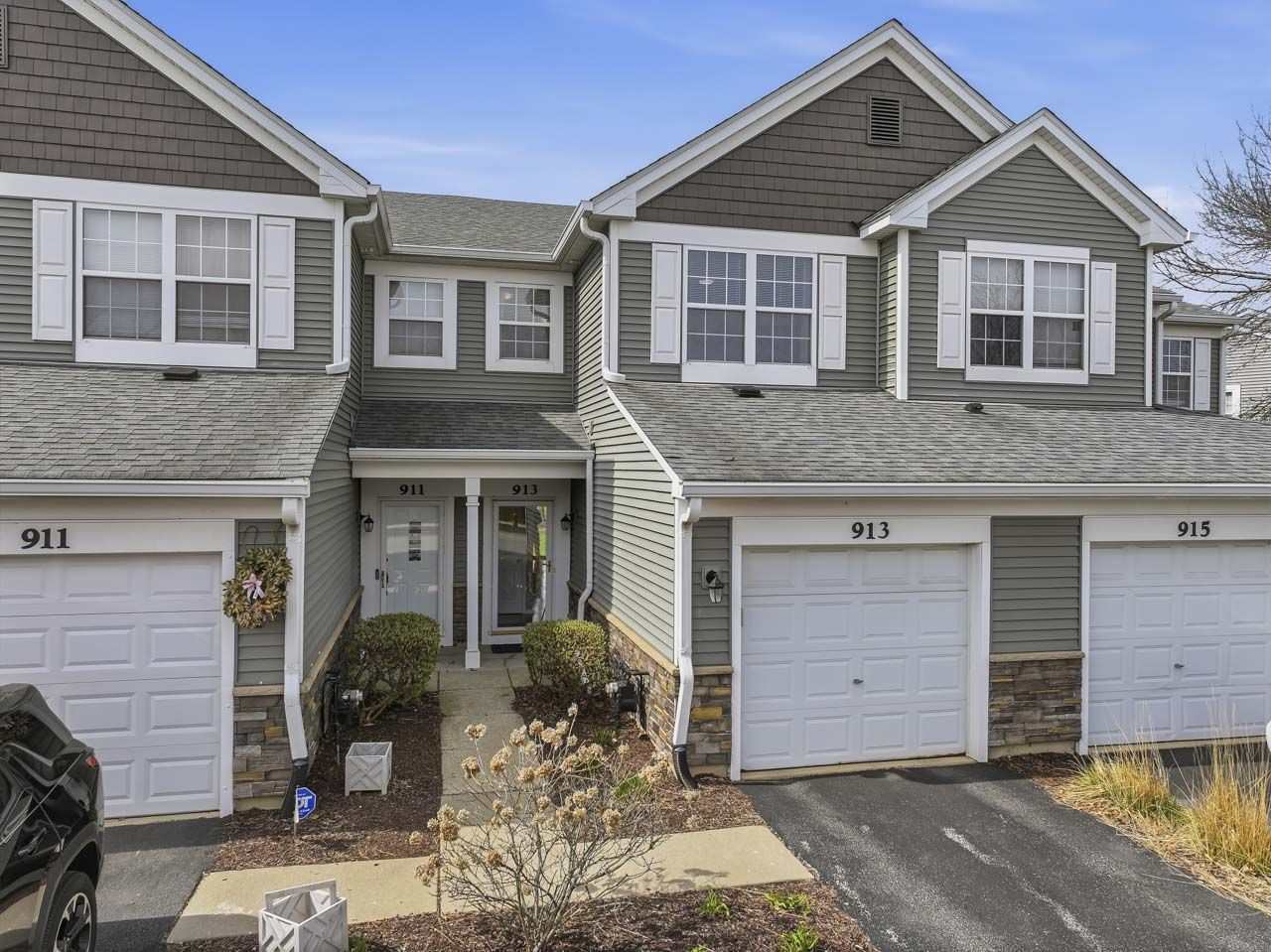 913 Genesee Drive Naperville IL 60563
