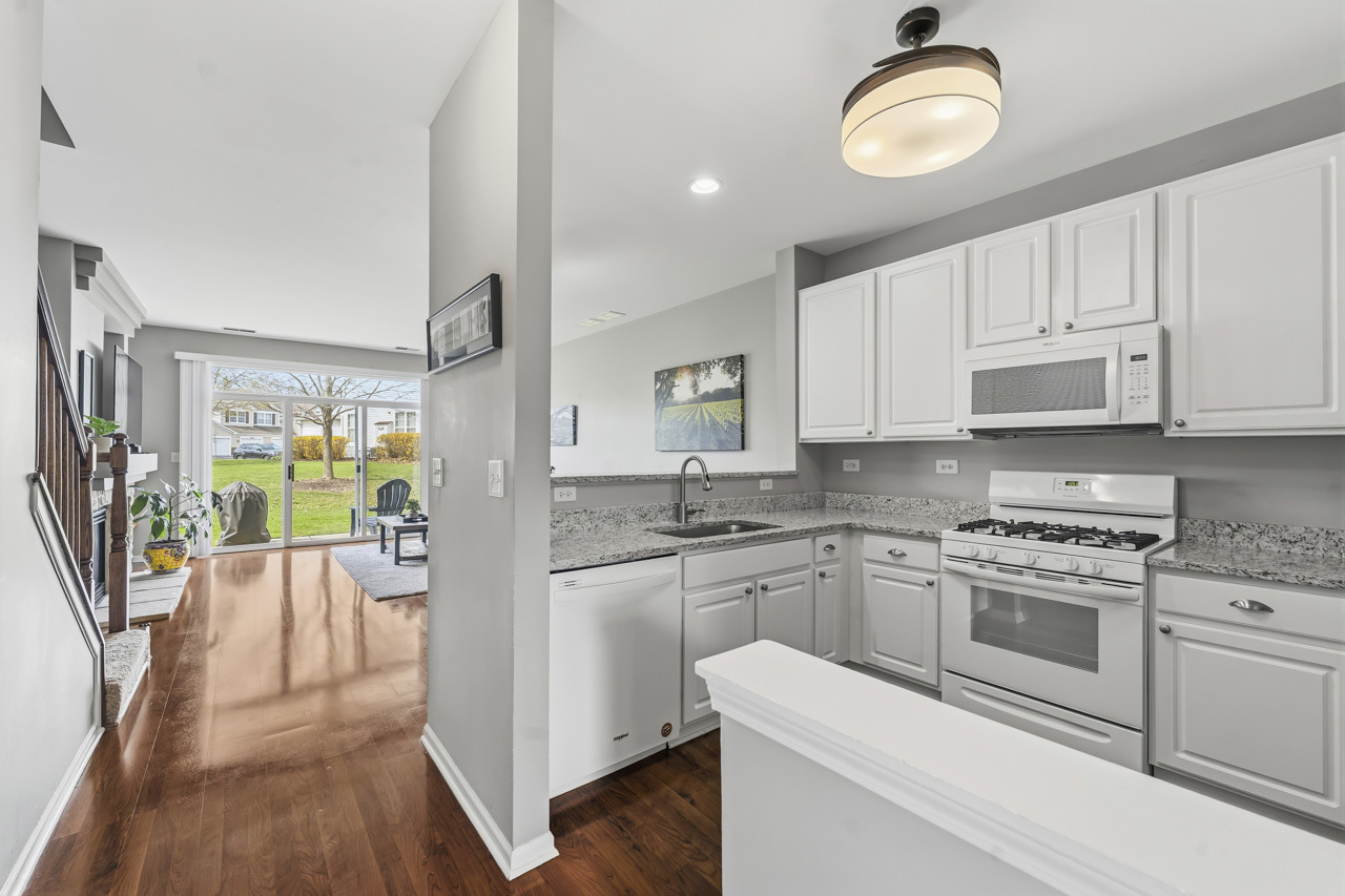 913 Genesee Drive Naperville IL 60563