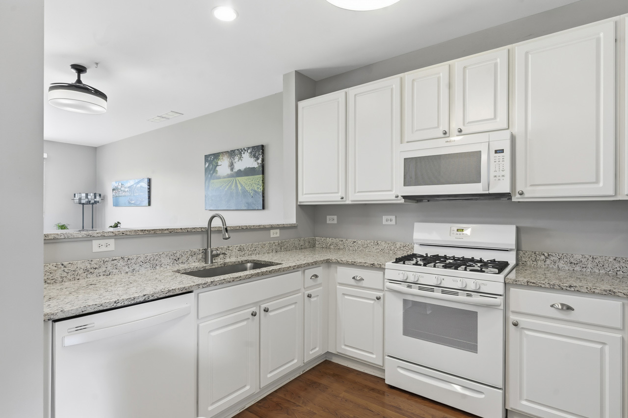 913 Genesee Drive Naperville IL 60563