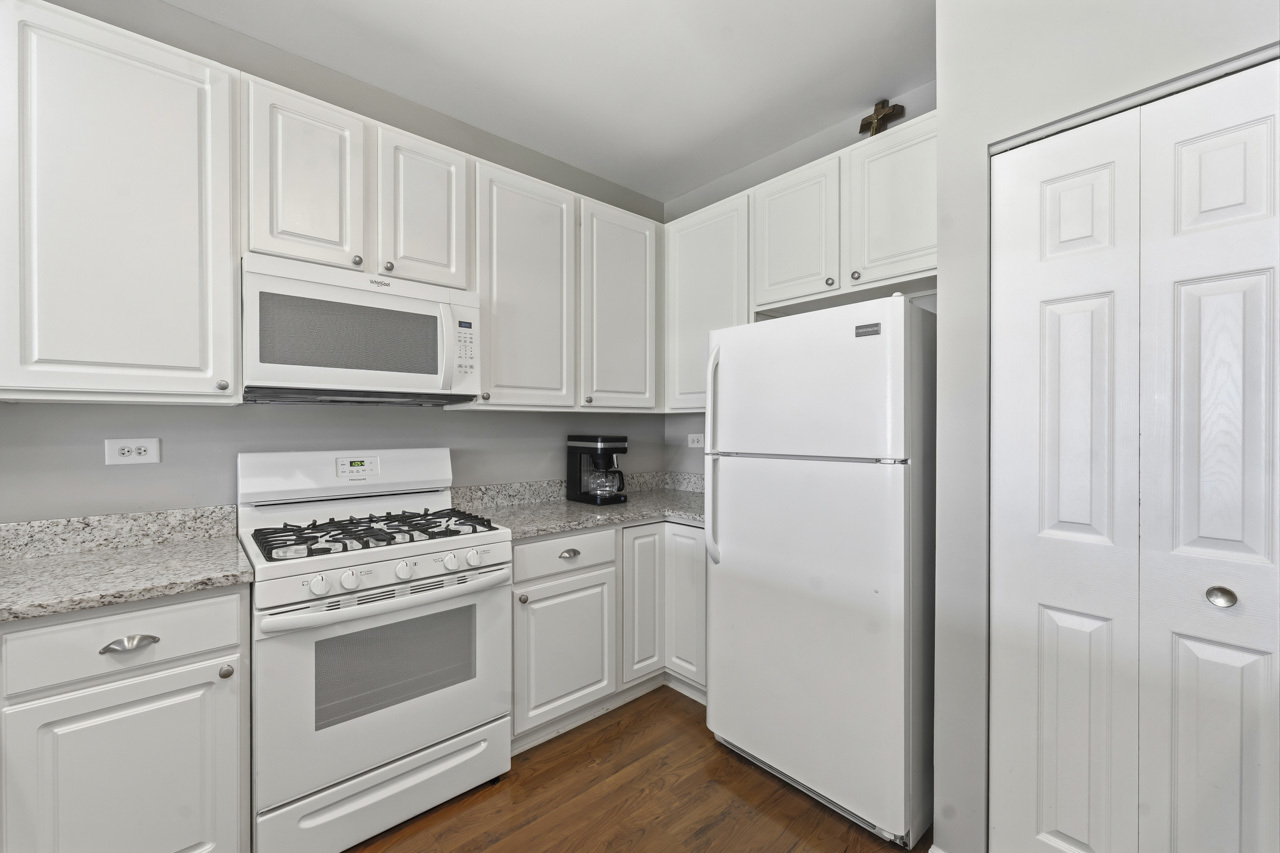 913 Genesee Drive Naperville IL 60563