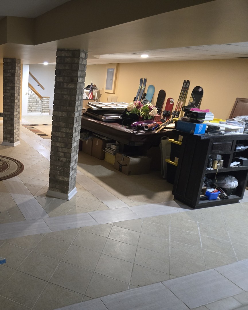 25W201 Summit Drive Naperville IL 60563