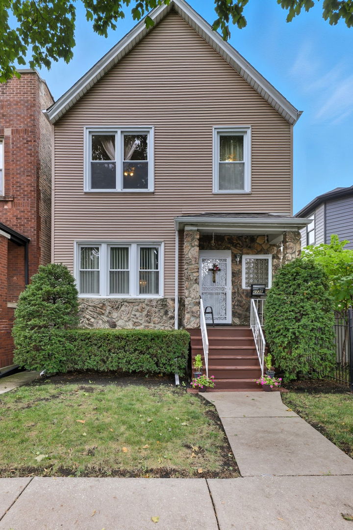 2736 North Monticello Avenue Chicago IL 60647
