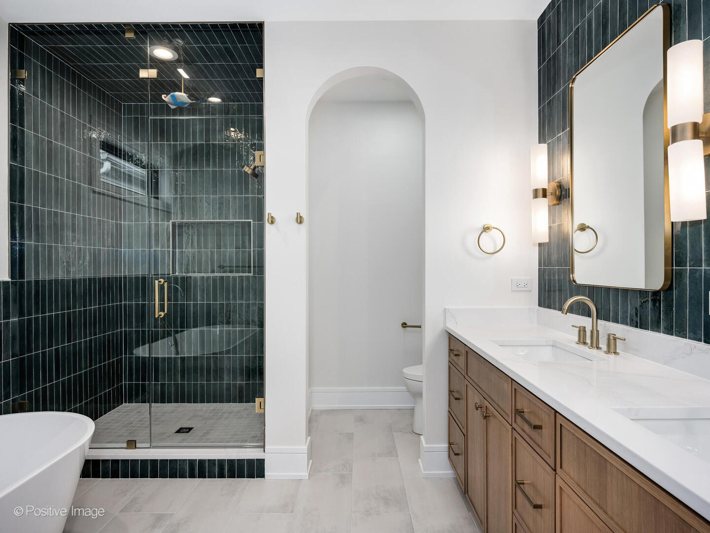 1303 West Barry Avenue Chicago IL 60657