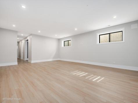 1303 West Barry Avenue Chicago IL 60657