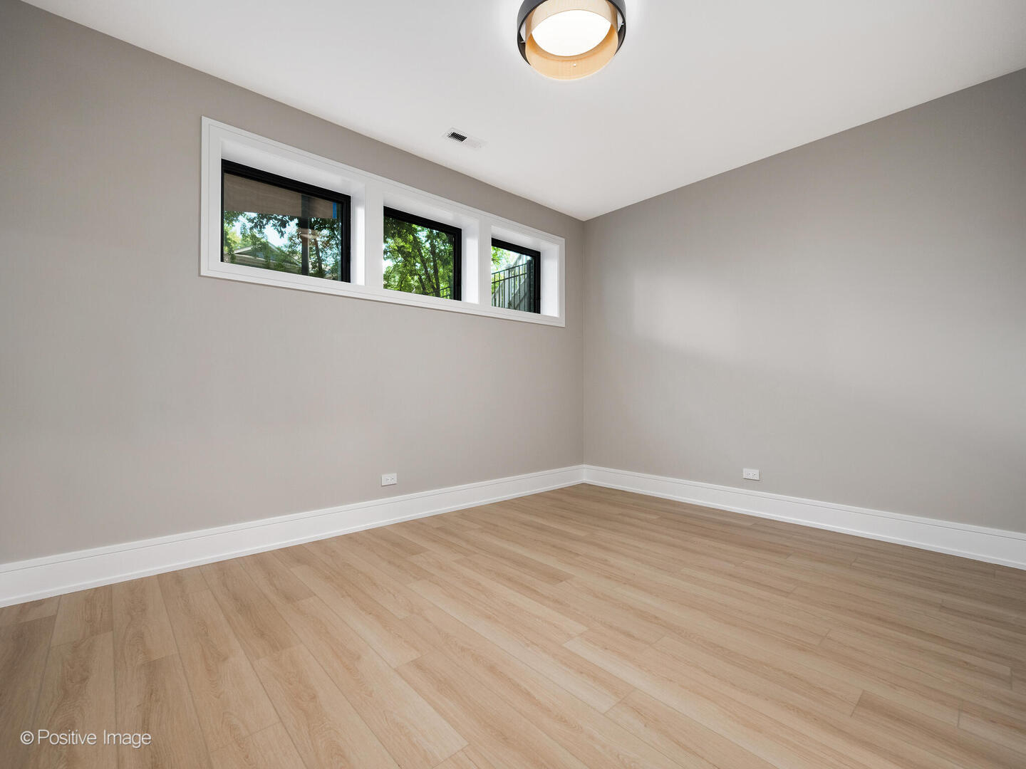 1303 West Barry Avenue Chicago IL 60657
