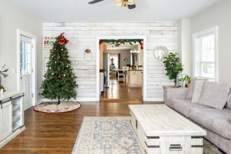 371 South Madison Street Oswego IL 60543