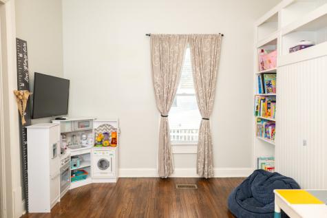 371 South Madison Street Oswego IL 60543