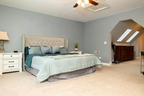371 South Madison Street Oswego IL 60543