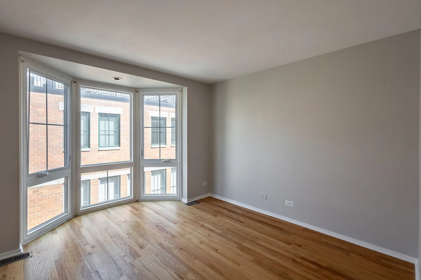 2707 North Lincoln Avenue Chicago IL 60614