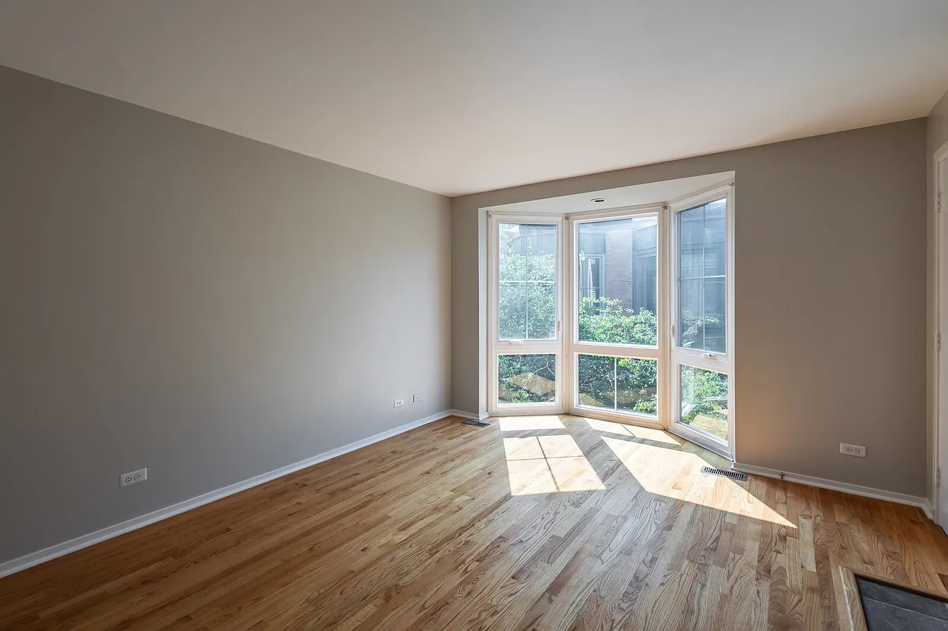 2707 North Lincoln Avenue Chicago IL 60614