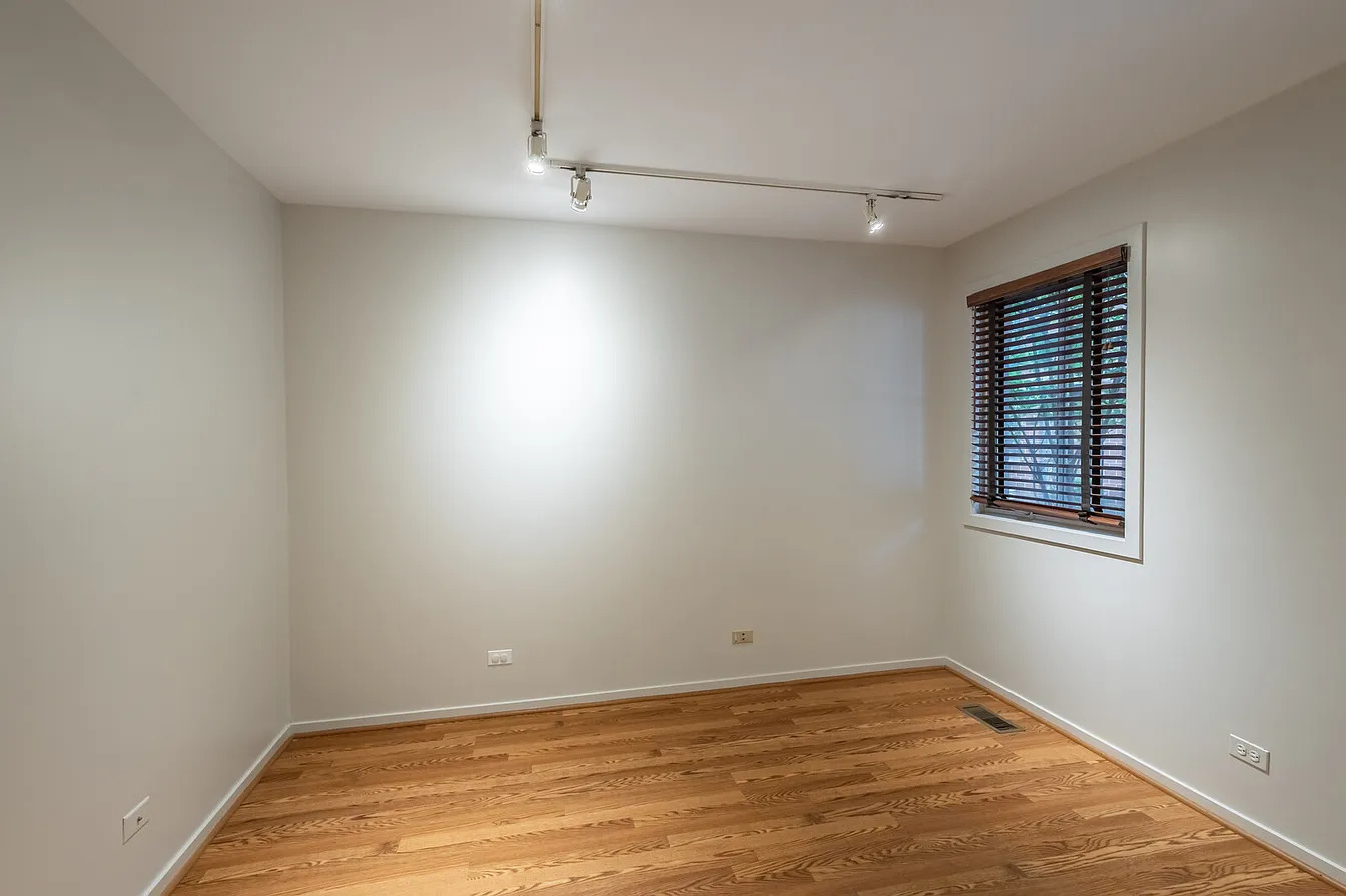2707 North Lincoln Avenue Chicago IL 60614