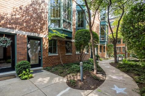 2707 North Lincoln Avenue Chicago IL 60614