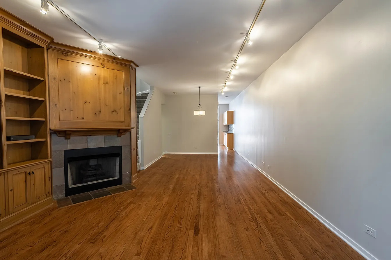 2707 North Lincoln Avenue Chicago IL 60614