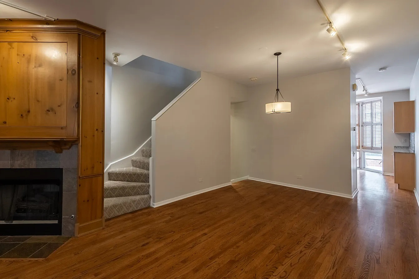 2707 North Lincoln Avenue Chicago IL 60614