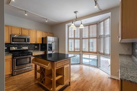 2707 North Lincoln Avenue Chicago IL 60614