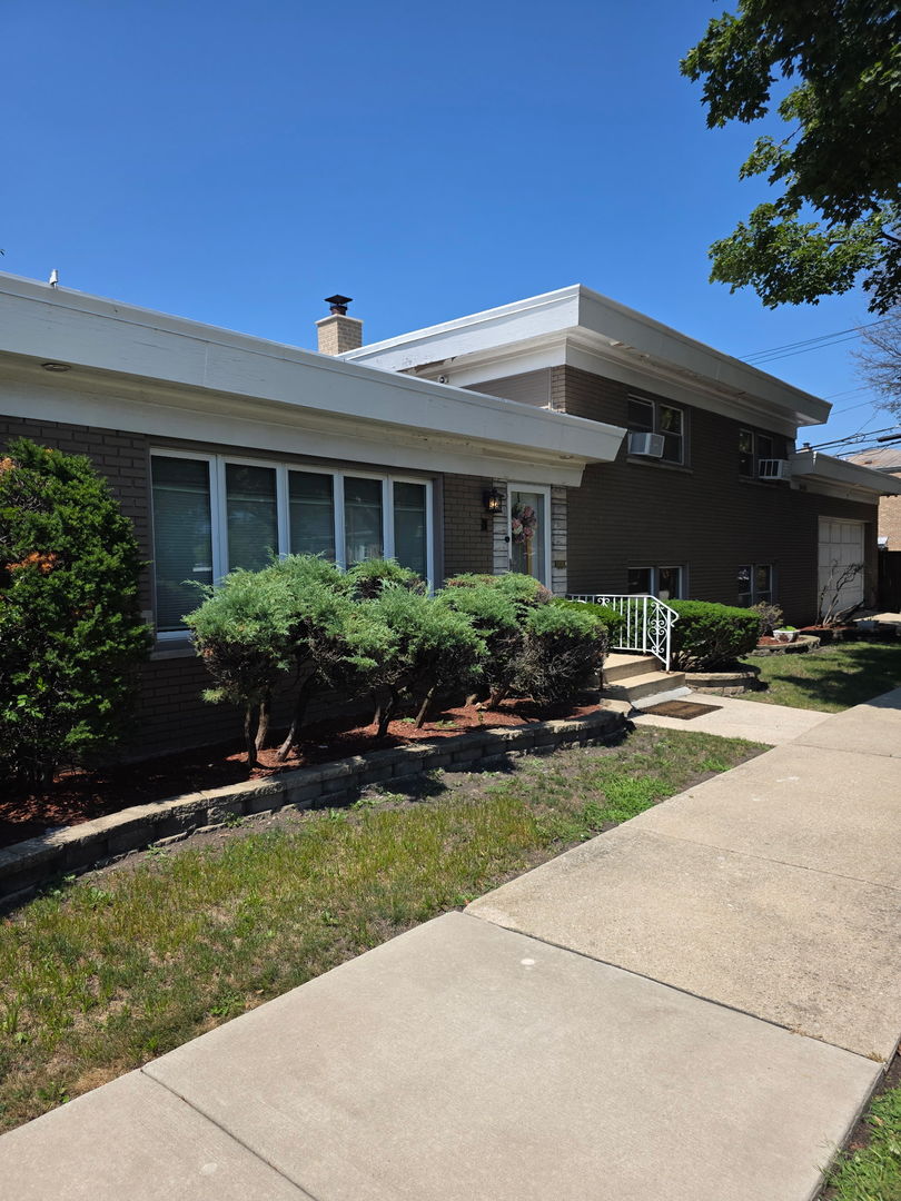 9456 South Calumet Avenue Chicago IL 60619