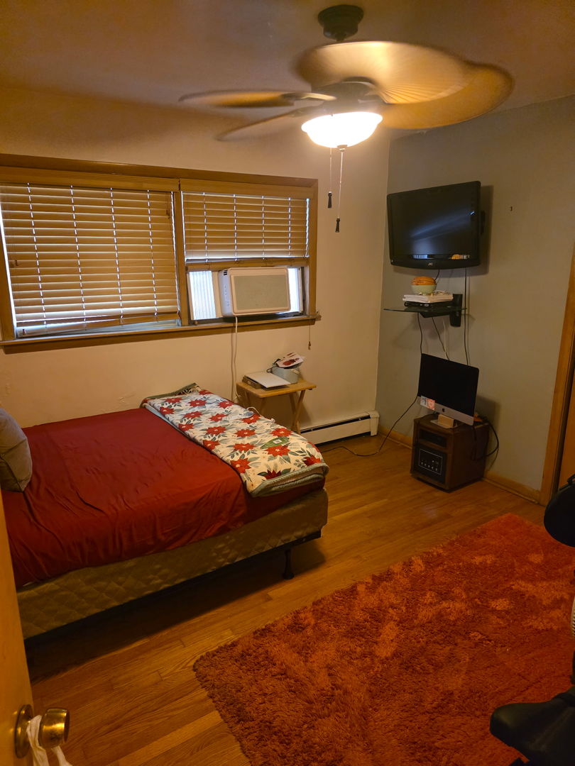 9456 South Calumet Avenue Chicago IL 60619