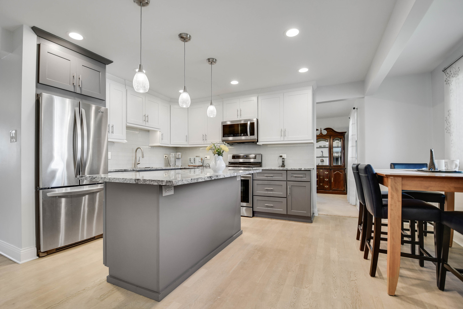 6914 Richmond Avenue Darien IL 60561