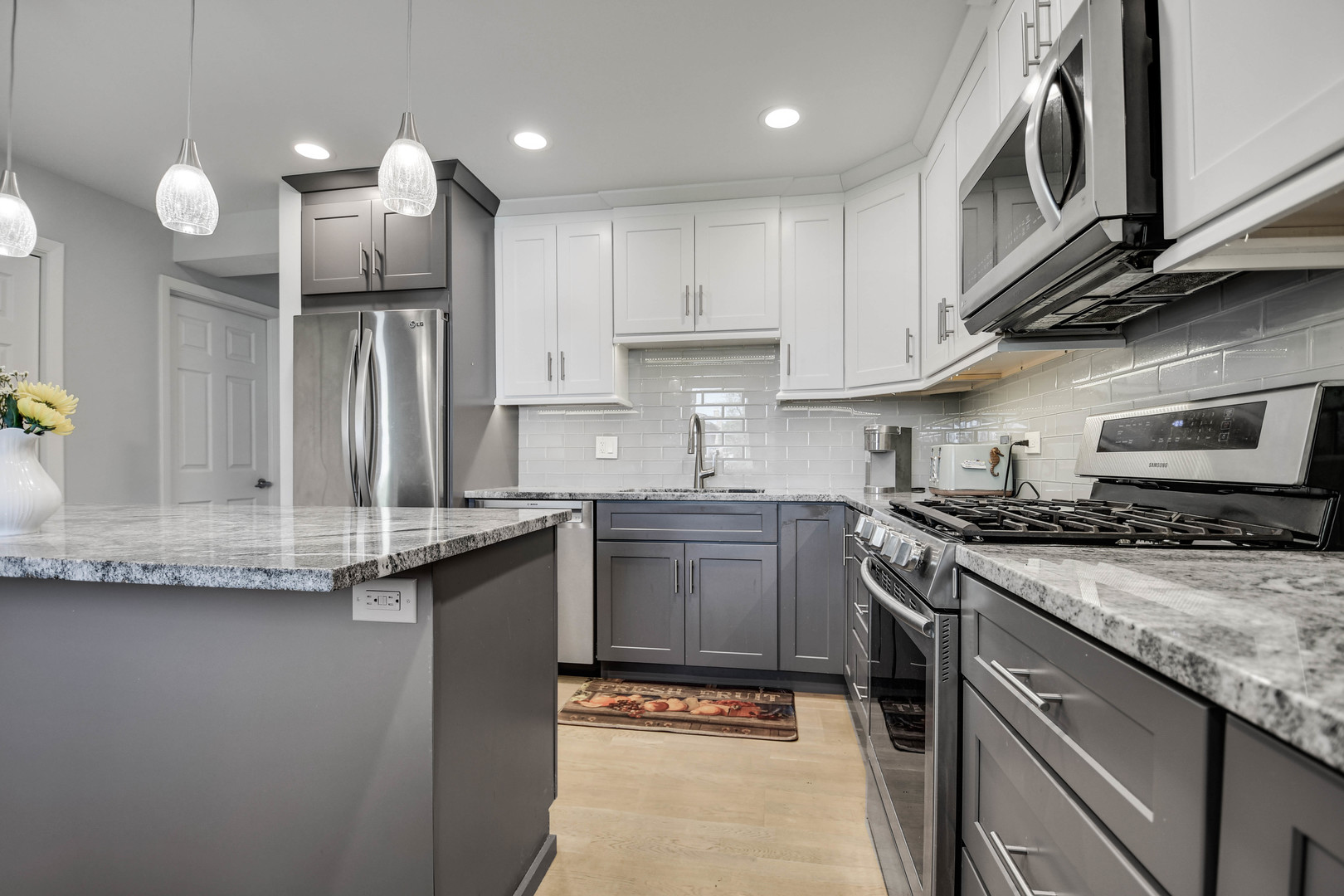 6914 Richmond Avenue Darien IL 60561