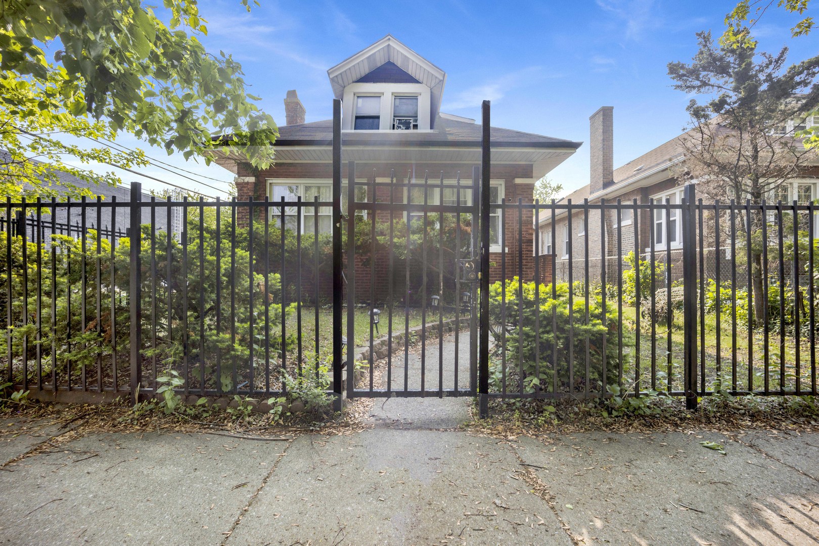 7515 South East End Avenue Chicago IL 60649