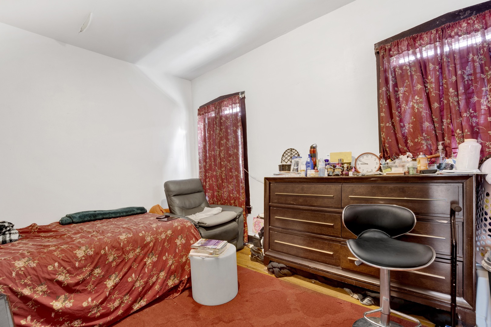 7515 South East End Avenue Chicago IL 60649