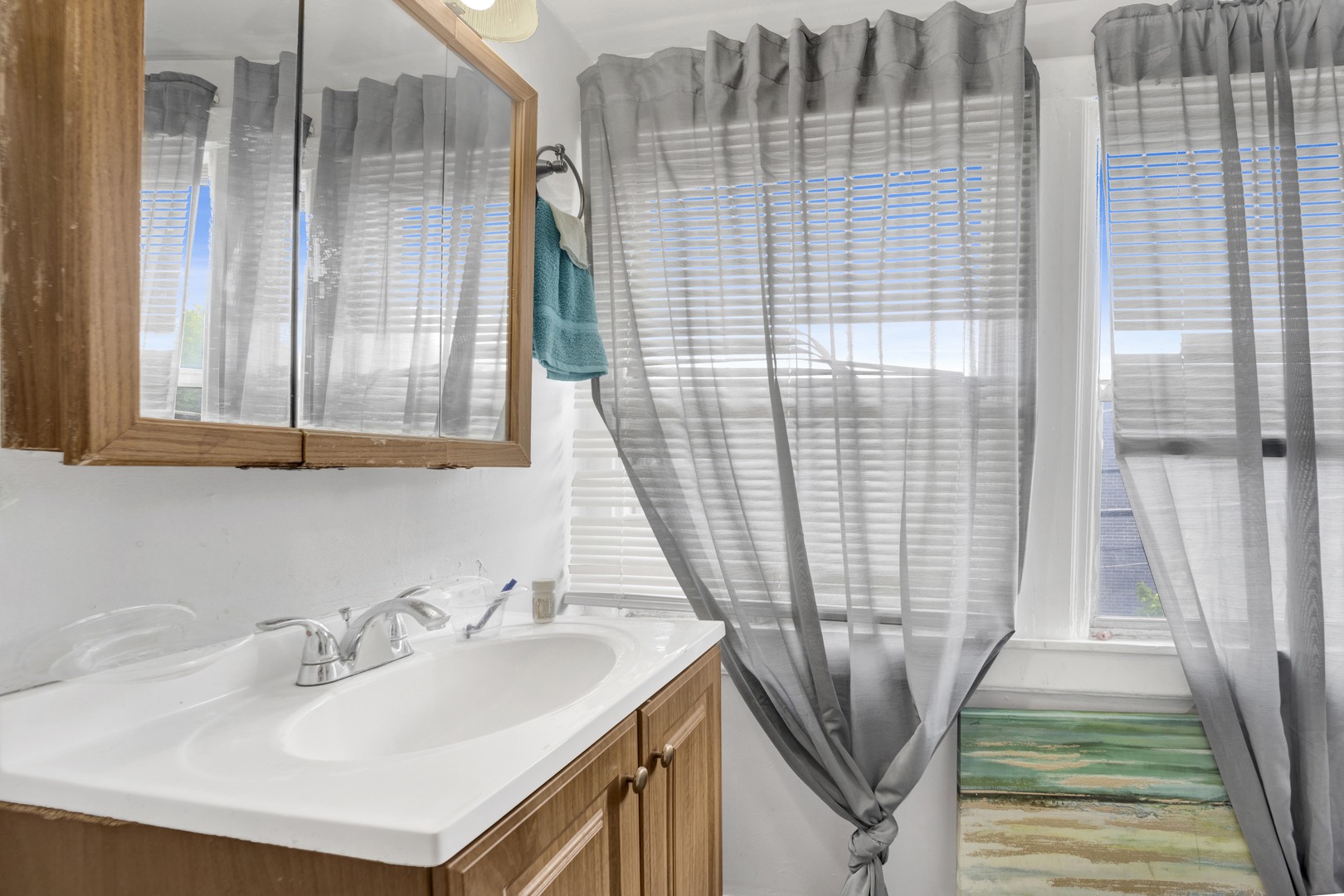 7515 South East End Avenue Chicago IL 60649