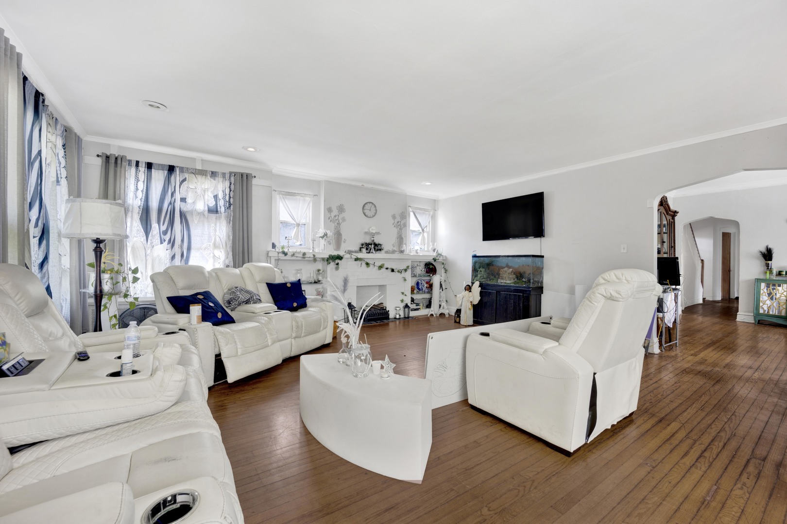 7515 South East End Avenue Chicago IL 60649