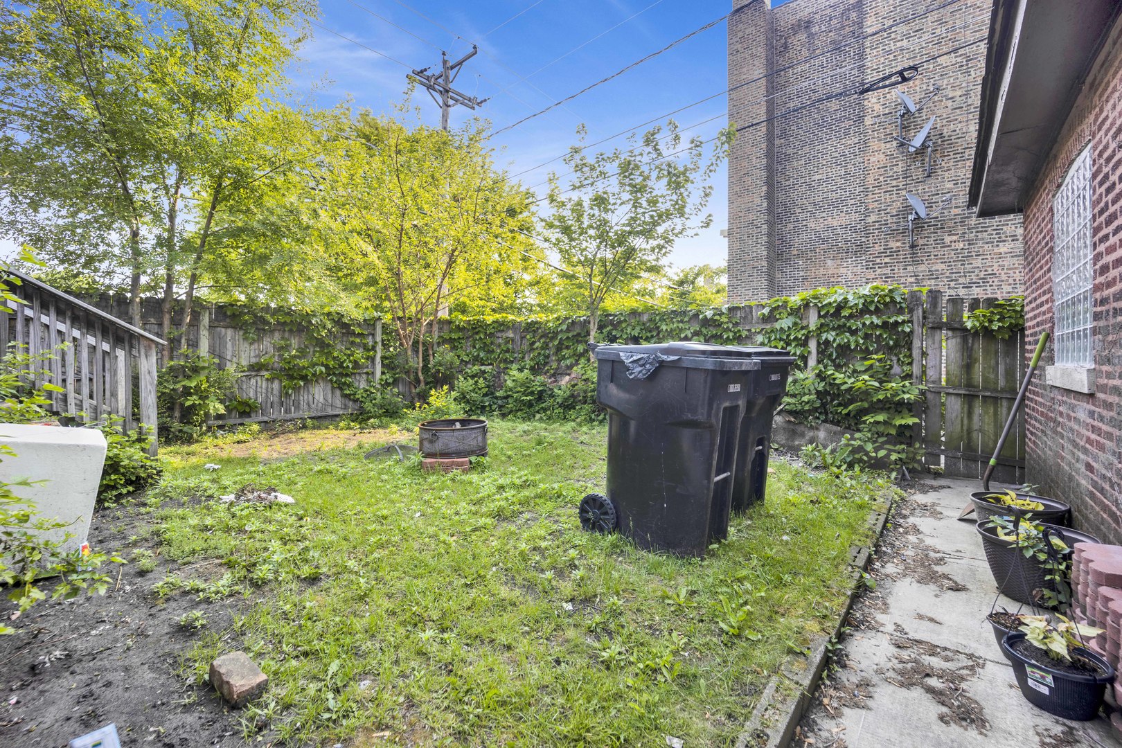 7515 South East End Avenue Chicago IL 60649