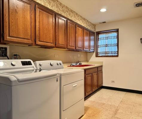 250 Anita Street Des Plaines IL 60016