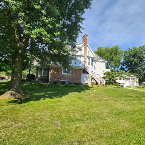 330 East Locust Street Watseka IL 60970