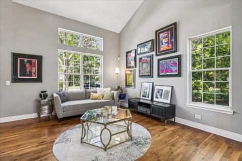 14087 Glenwood Court Libertyville IL 60048