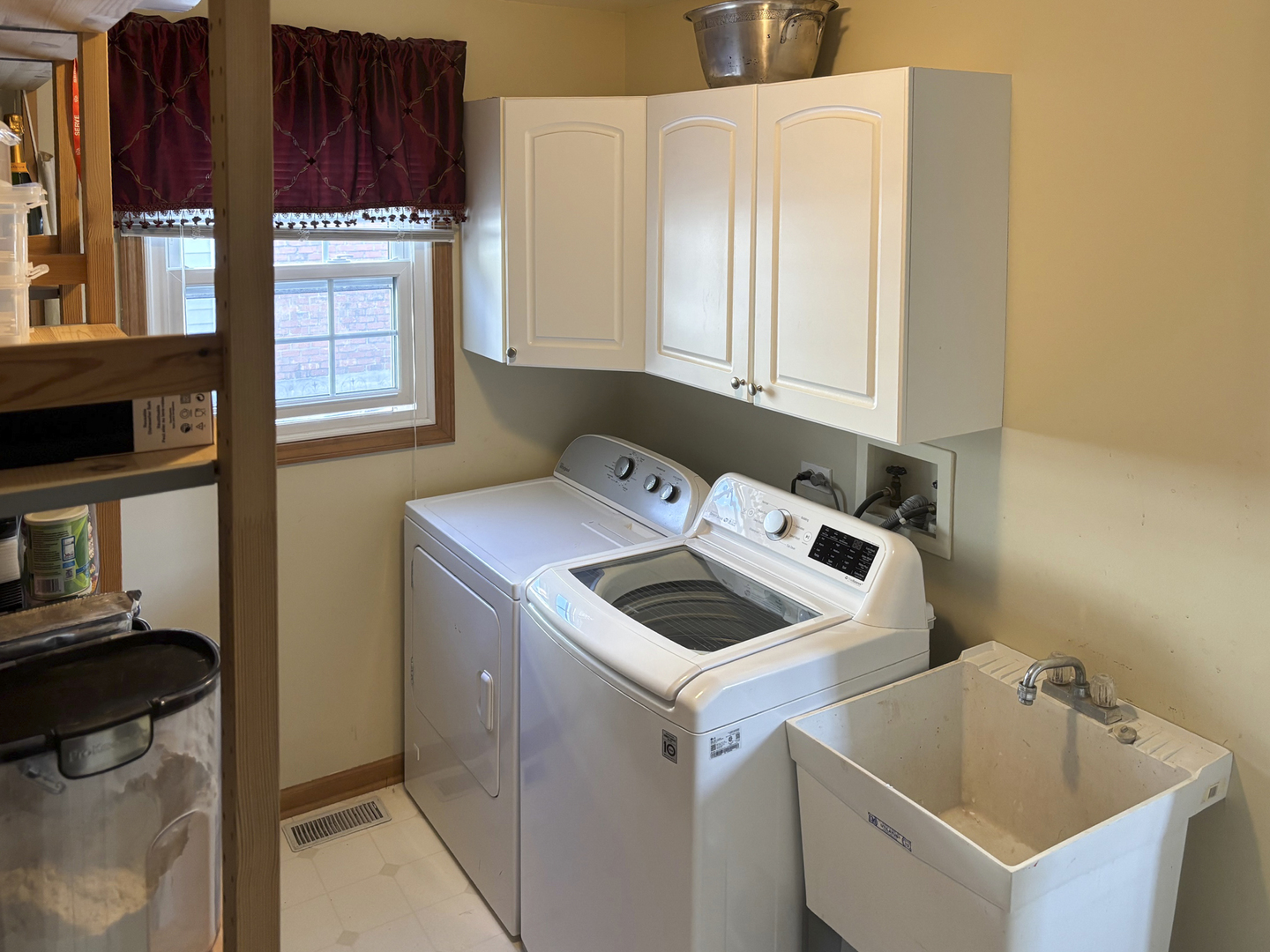 3740 Caine Drive Naperville IL 60564