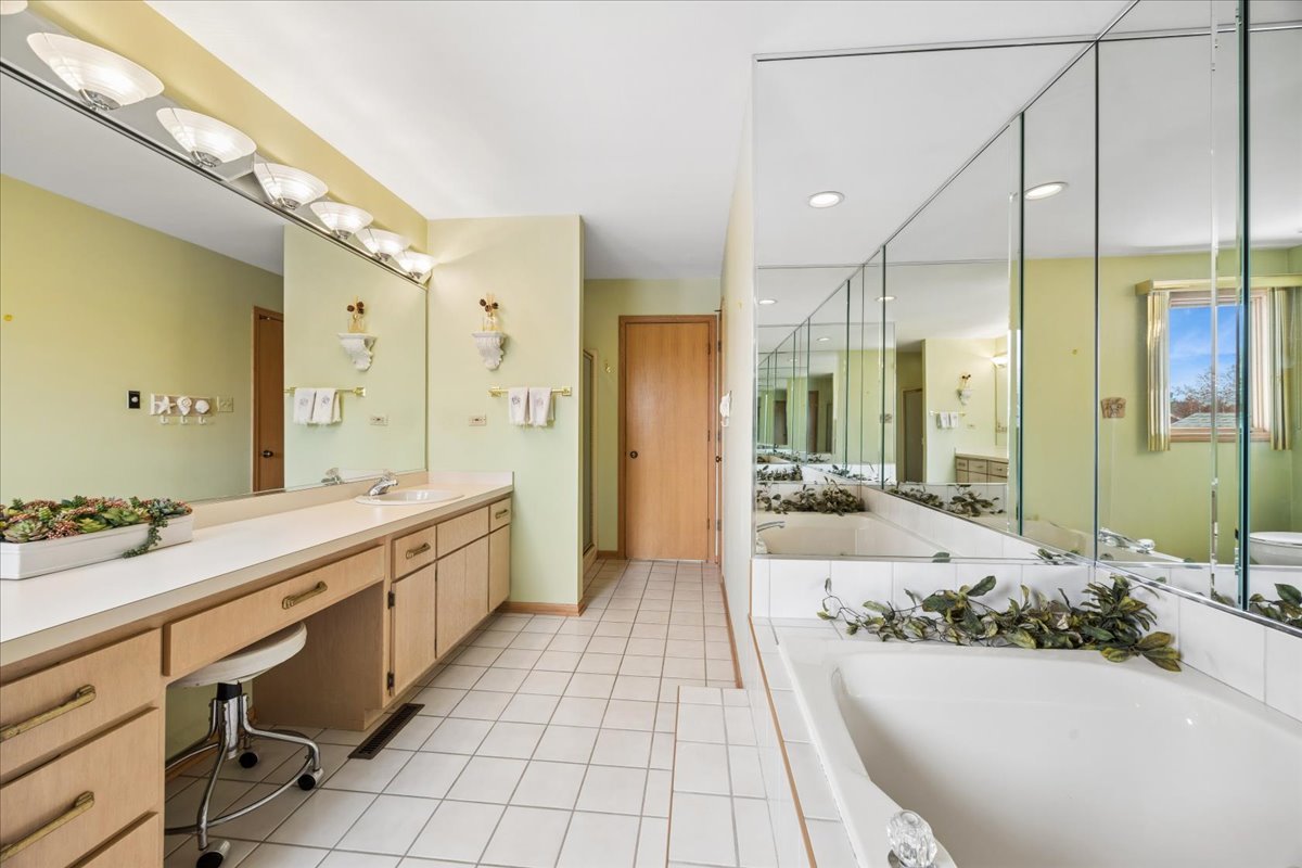 17346 Brook Crossing Court Orland Park IL 60467