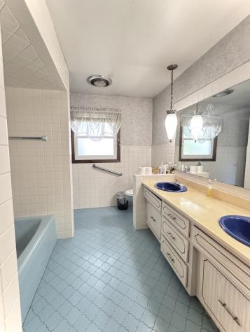 1671 Sheffer Road Aurora IL 60505