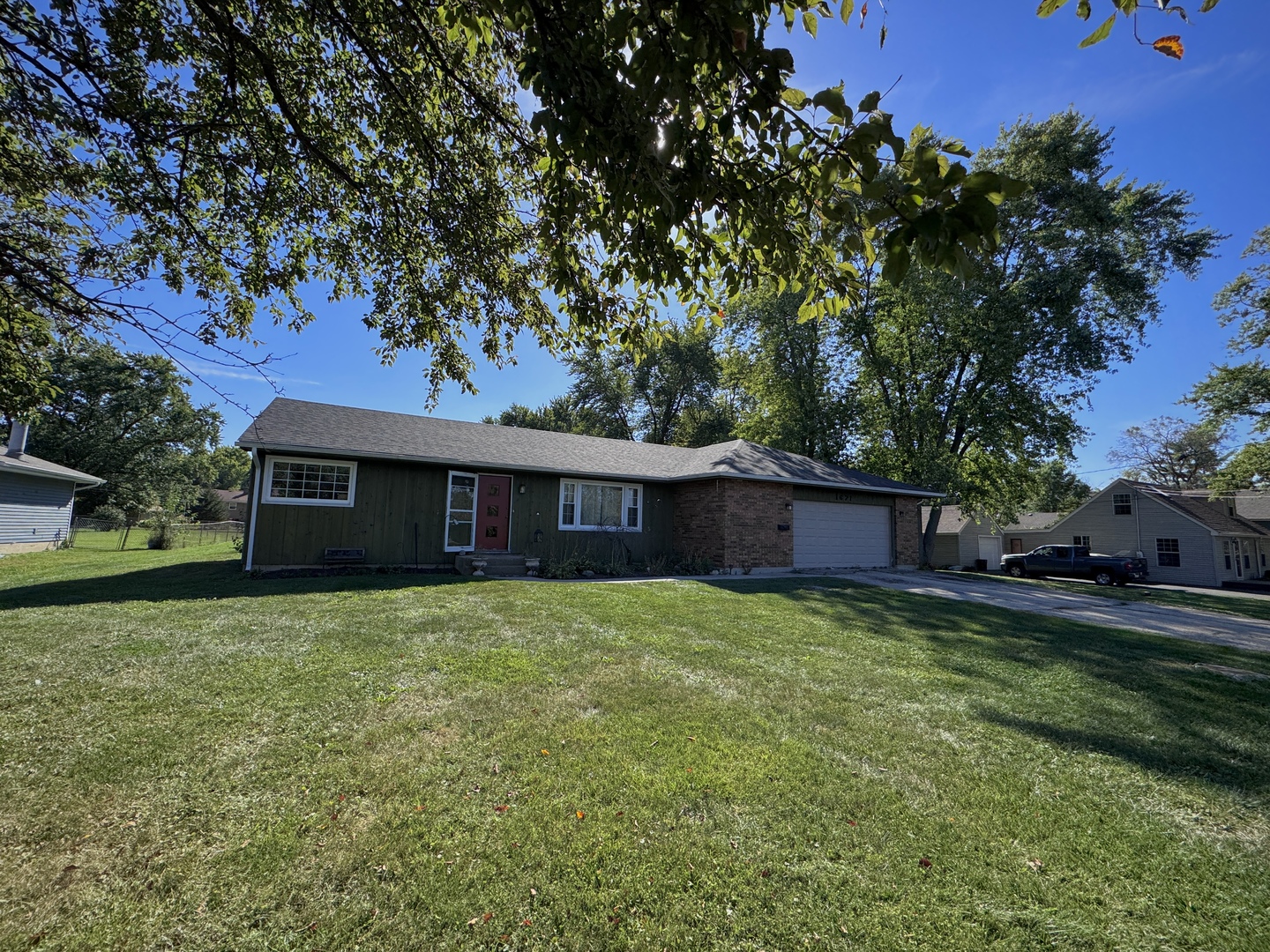 1671 Sheffer Road Aurora IL 60505