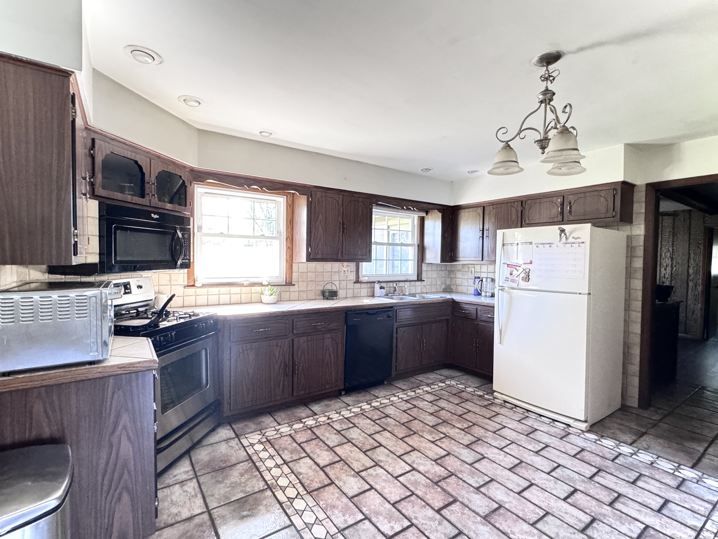 1671 Sheffer Road Aurora IL 60505