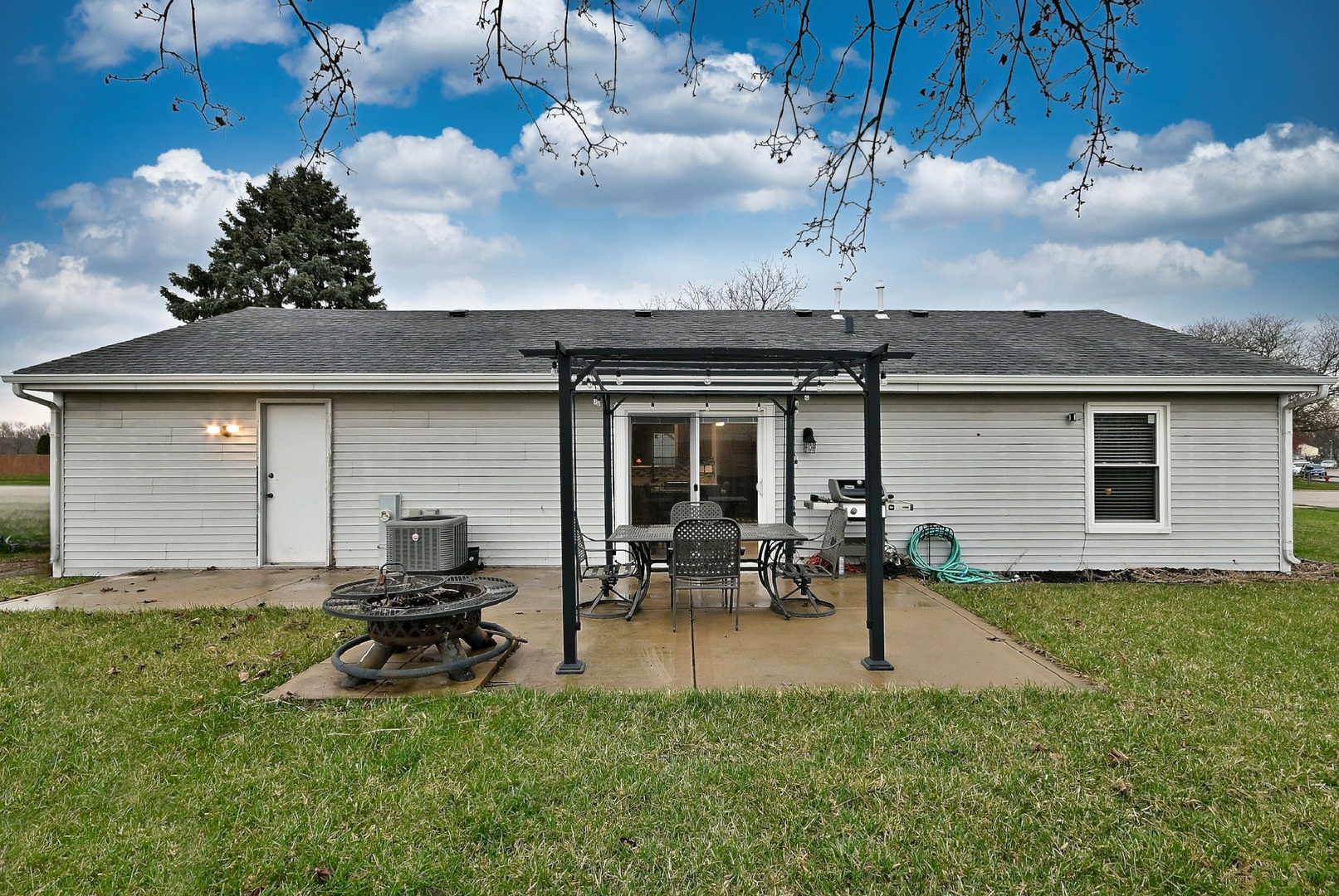 910 Greenfield Drive Aurora IL 60506